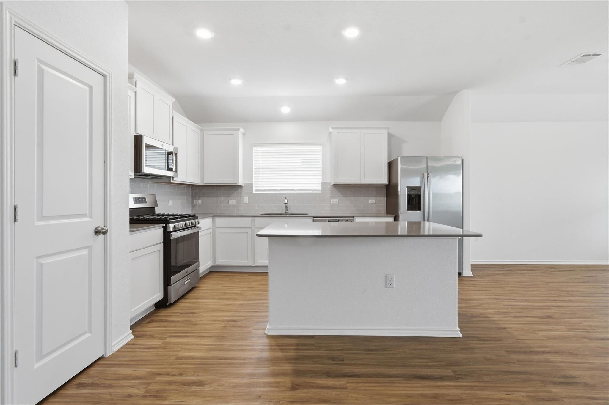 10525 Steinbeck DR — photo 5