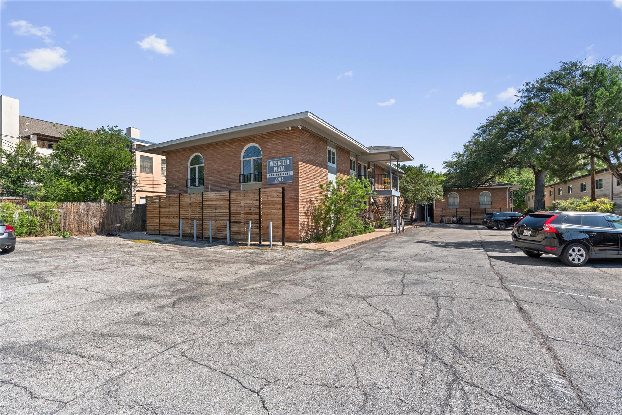 2208 Enfield RD #10500 — photo 4