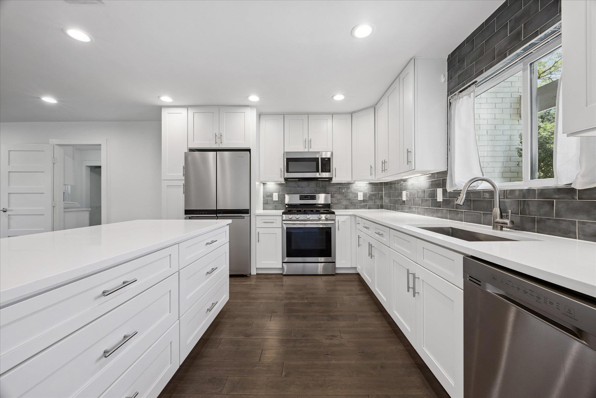 5304 Basswood LN — photo 5