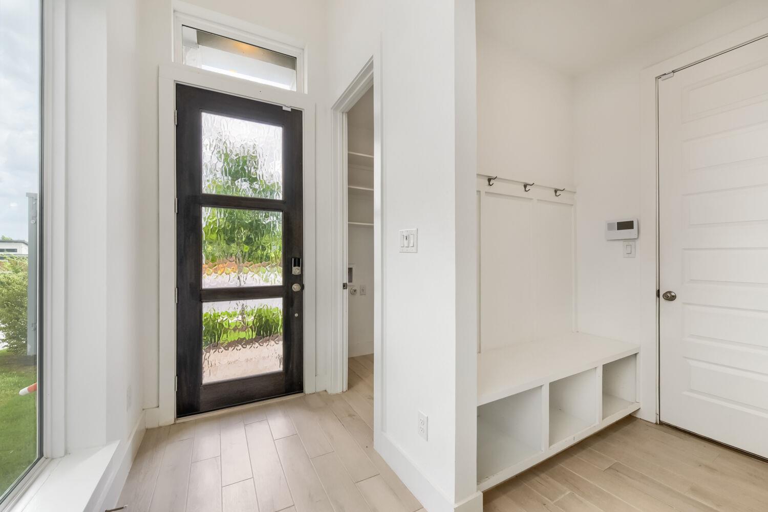1505 Seeger DR — photo 4