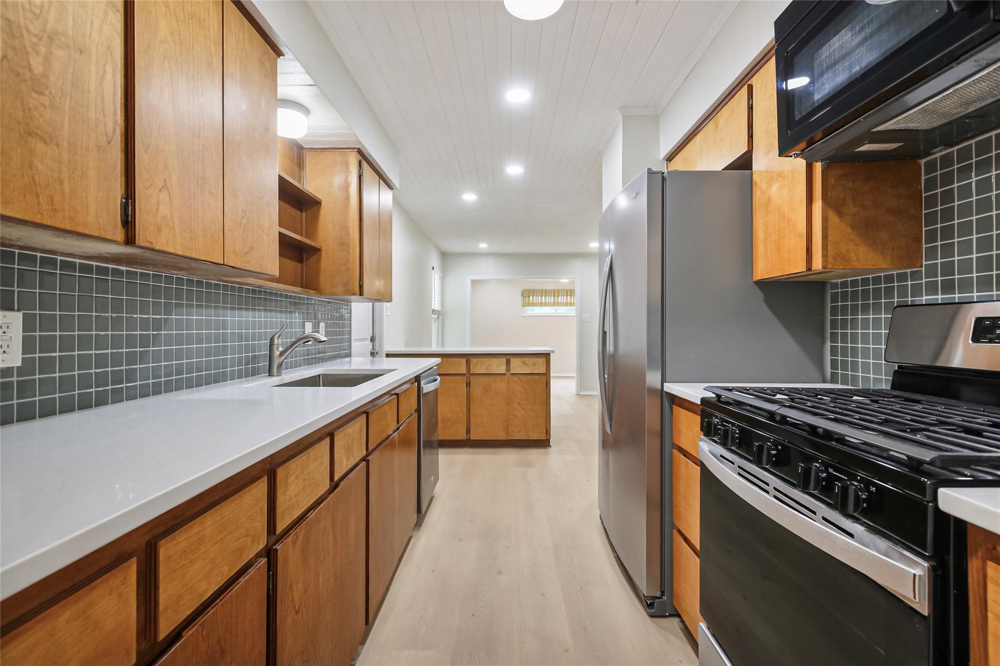 3112 Crosscreek DR — photo 5