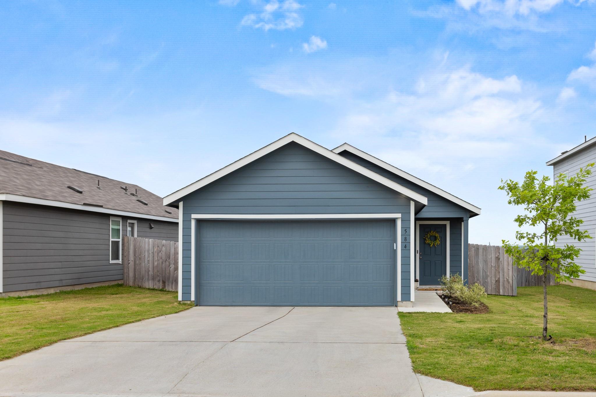 584 Commander Abbott DR — photo 3