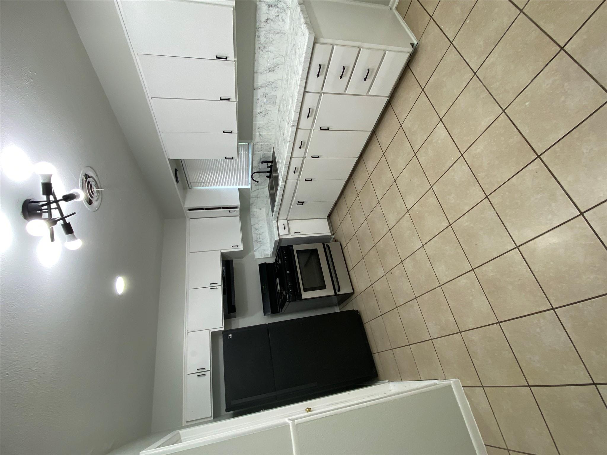 6805 Dubuque LN — photo 4