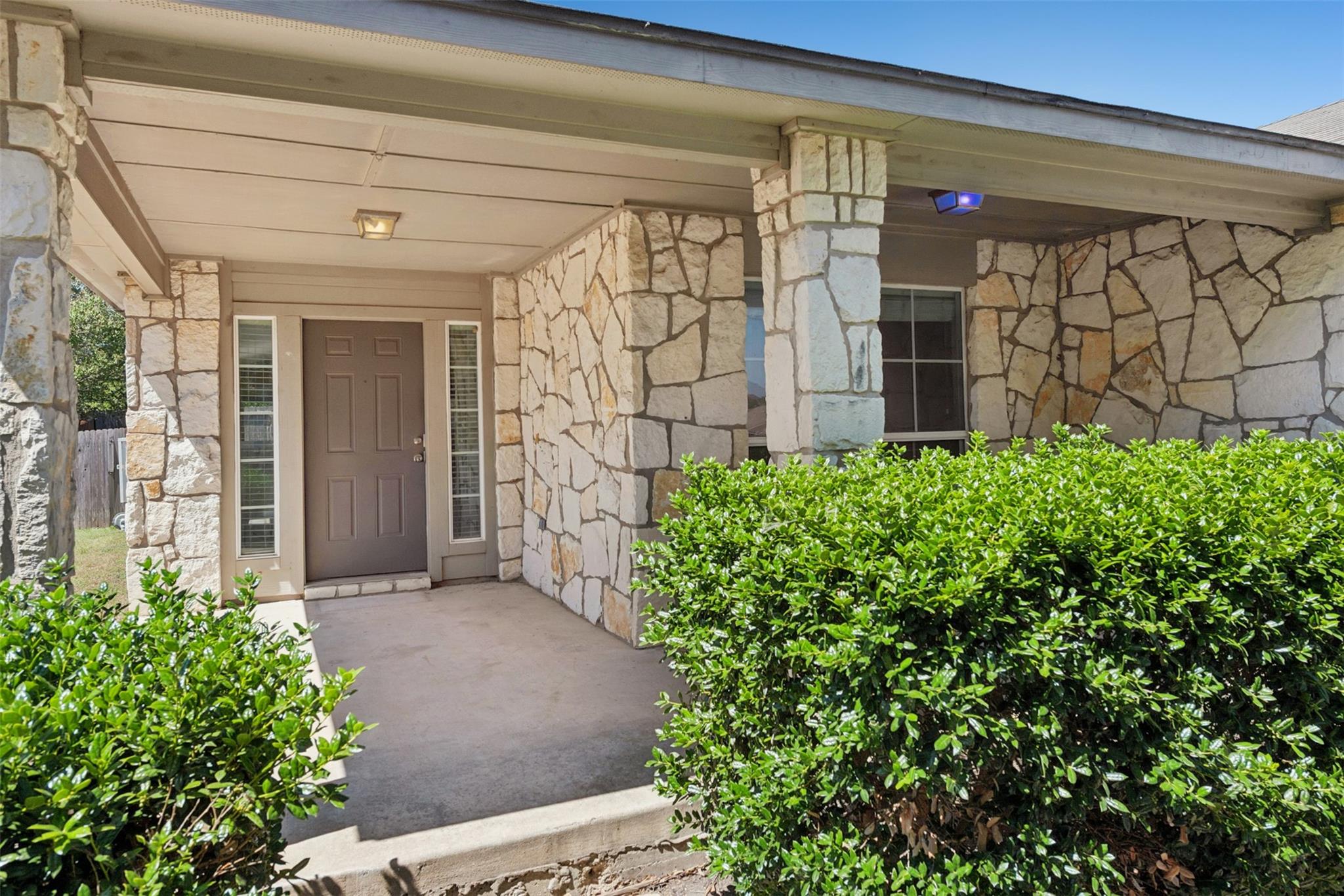 305 Verano DR — photo 3