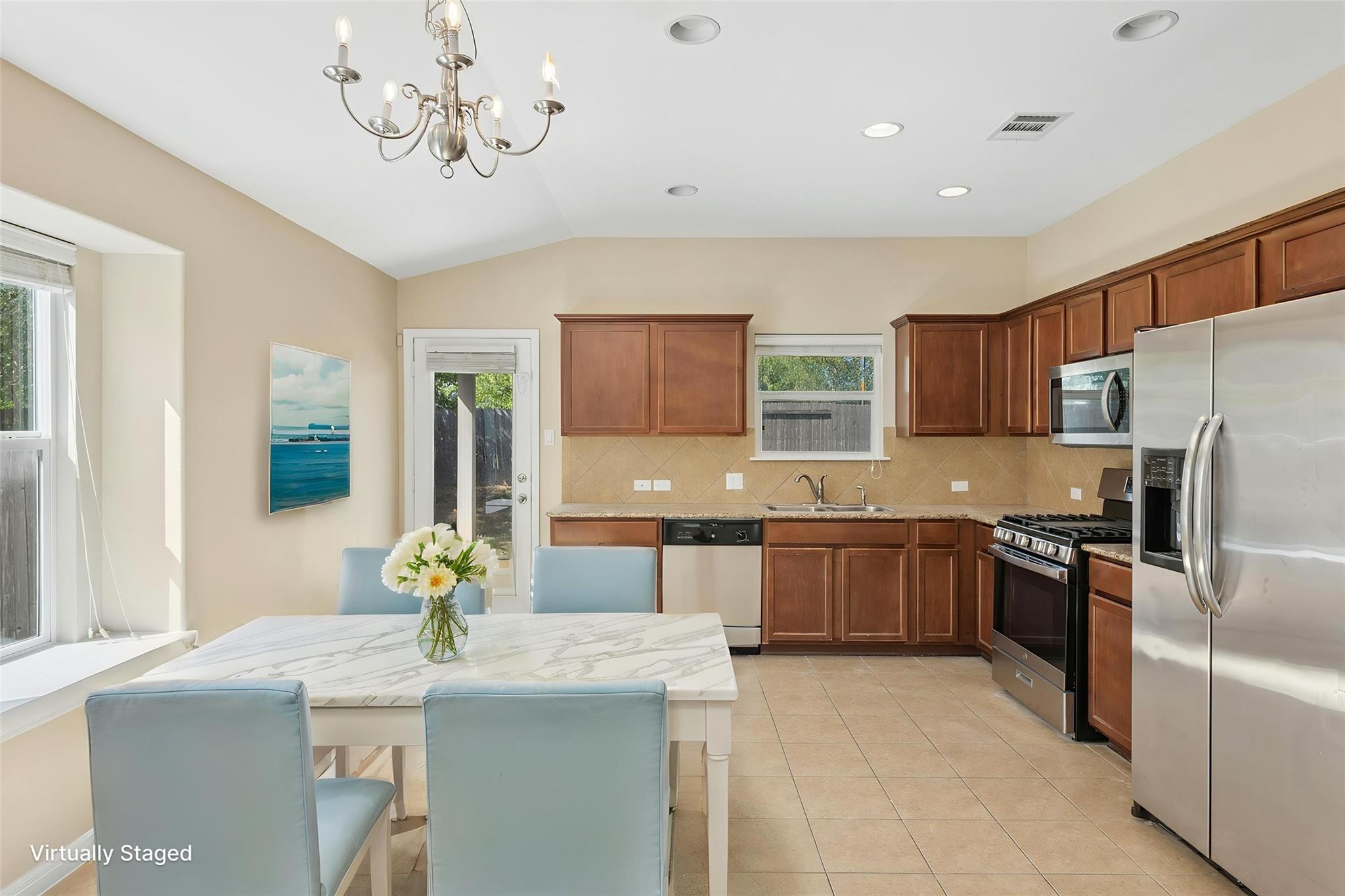 305 Verano DR — photo 5