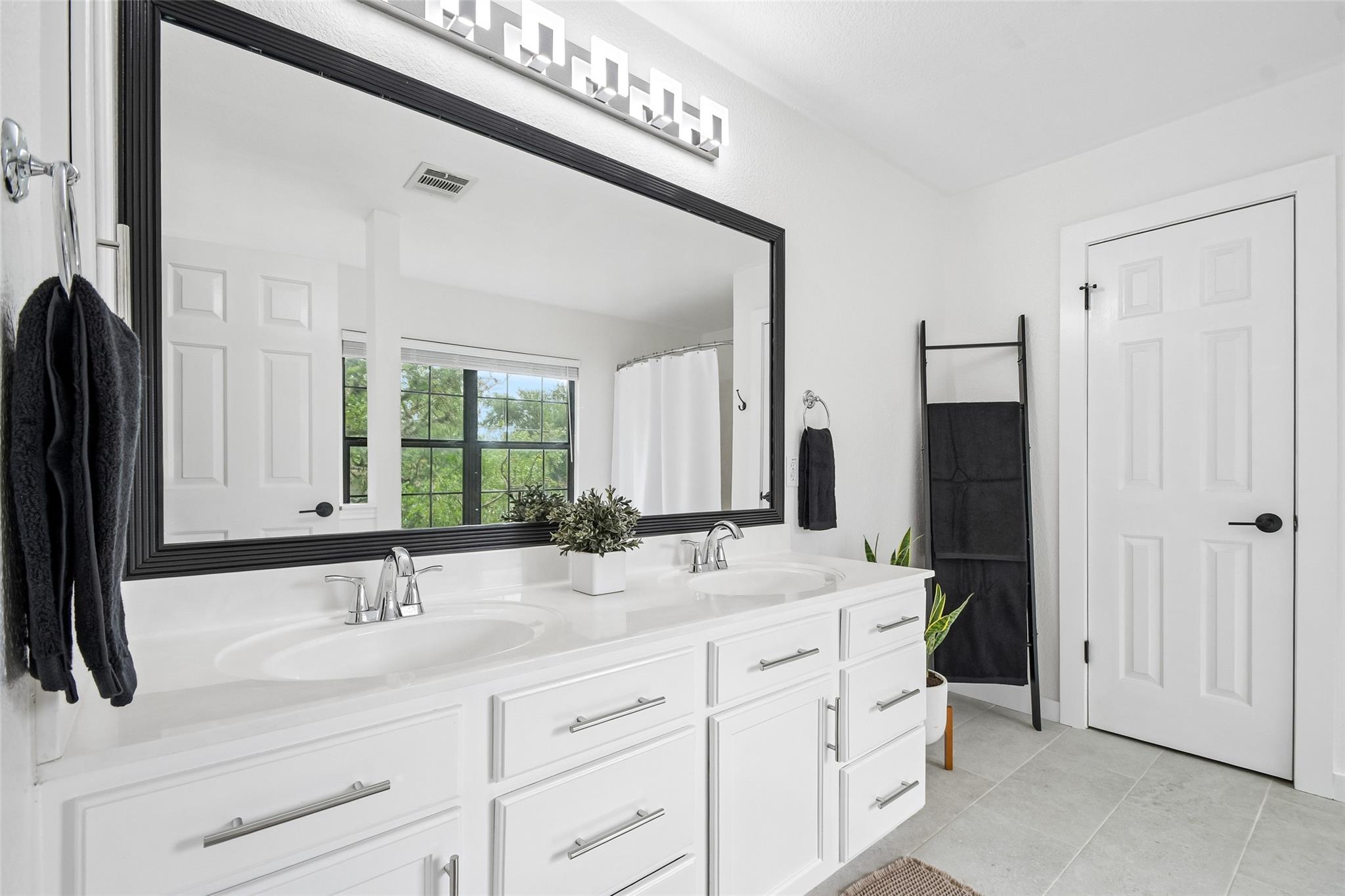 485 Bella Vista CIR — photo 4