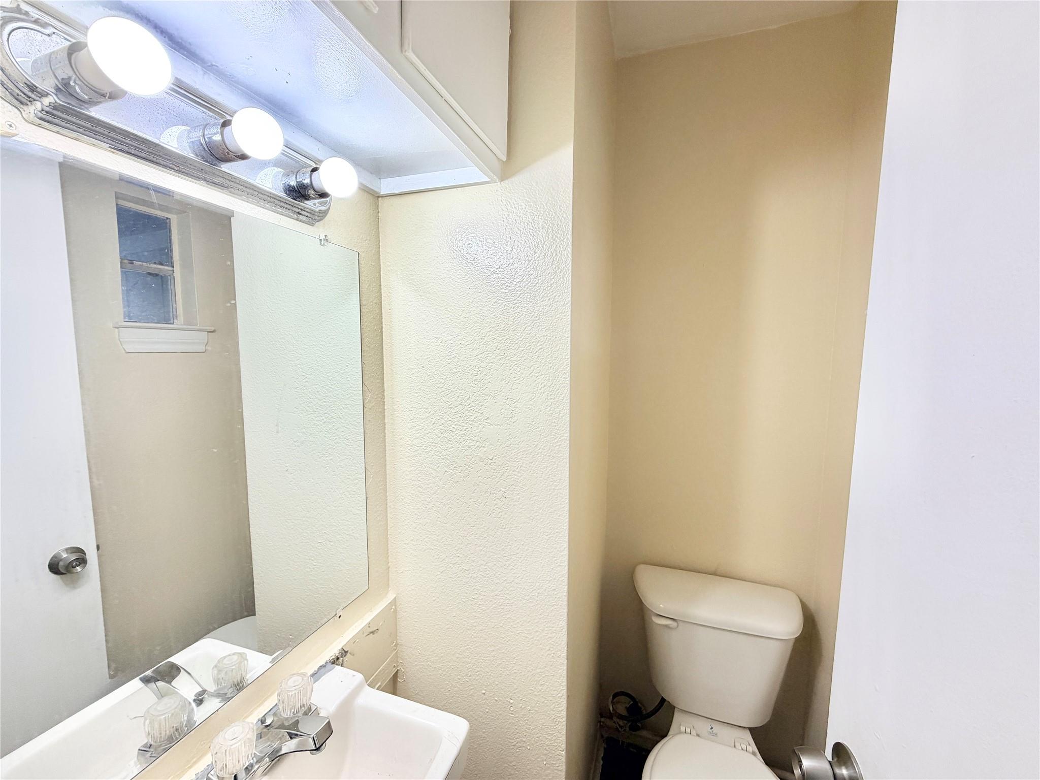 6257 Manor RD #B — photo 3