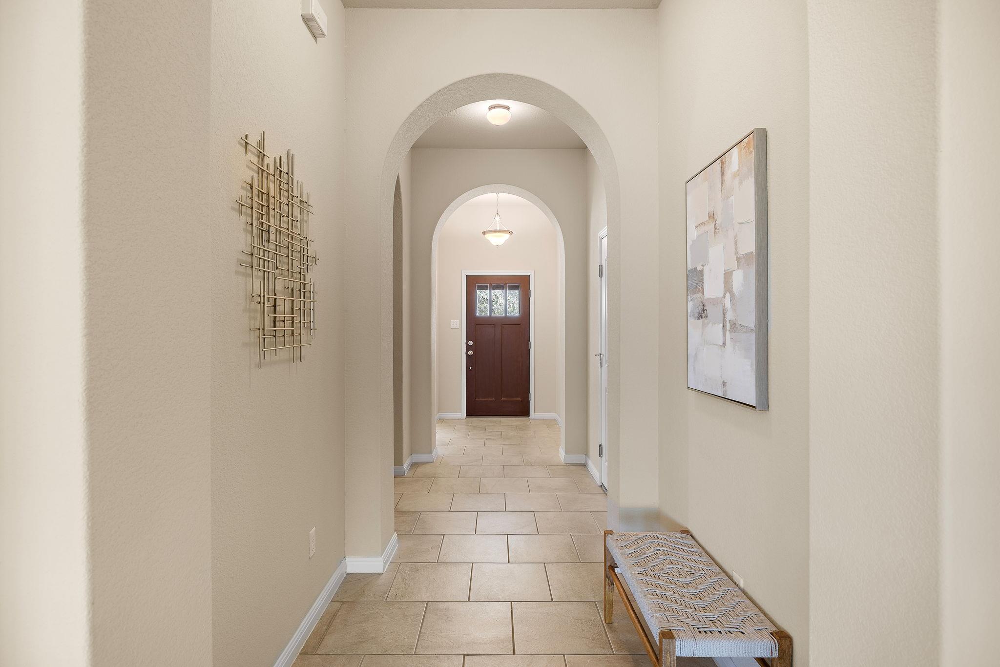 221 Loch Lomond ST — photo 3