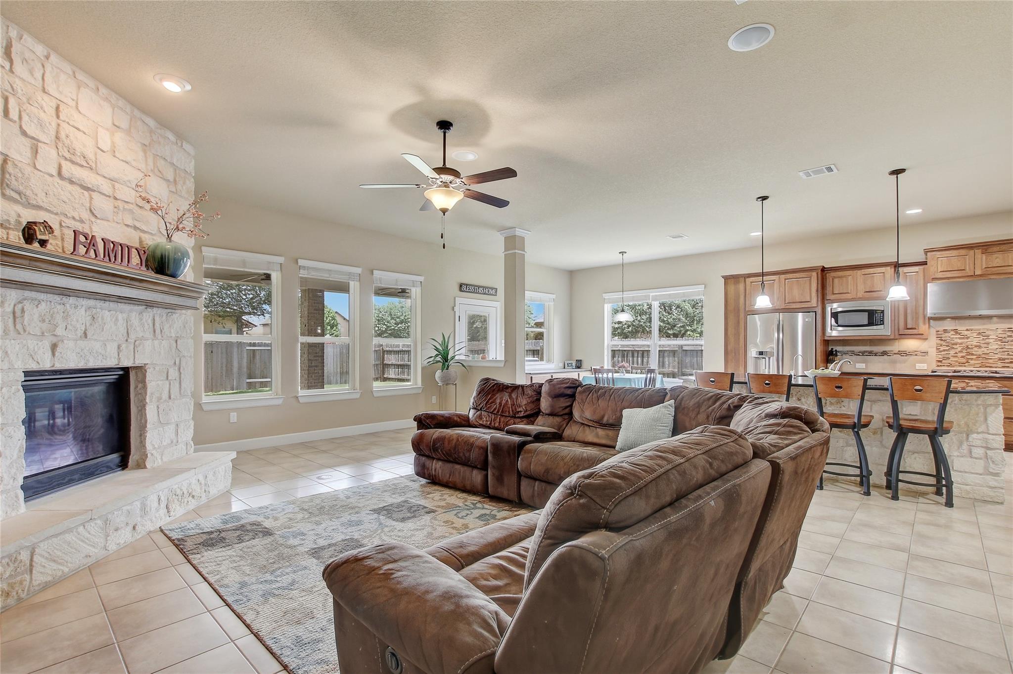200 Navigator DR — photo 3