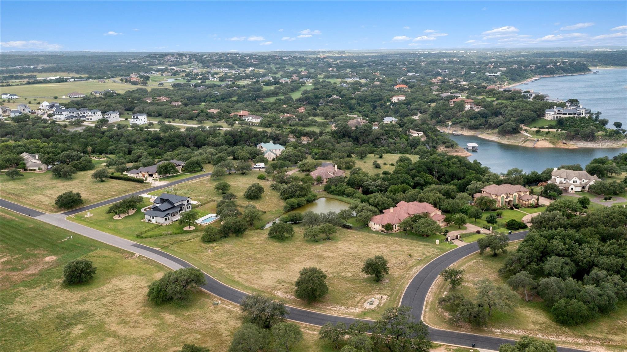 25701 Cliff CIR — photo 4