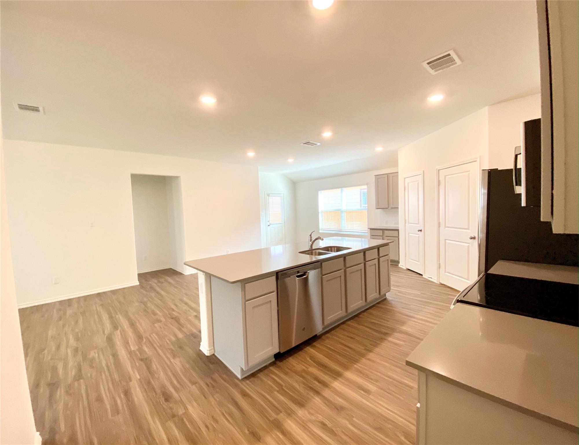 204 Meaningful DR — photo 3