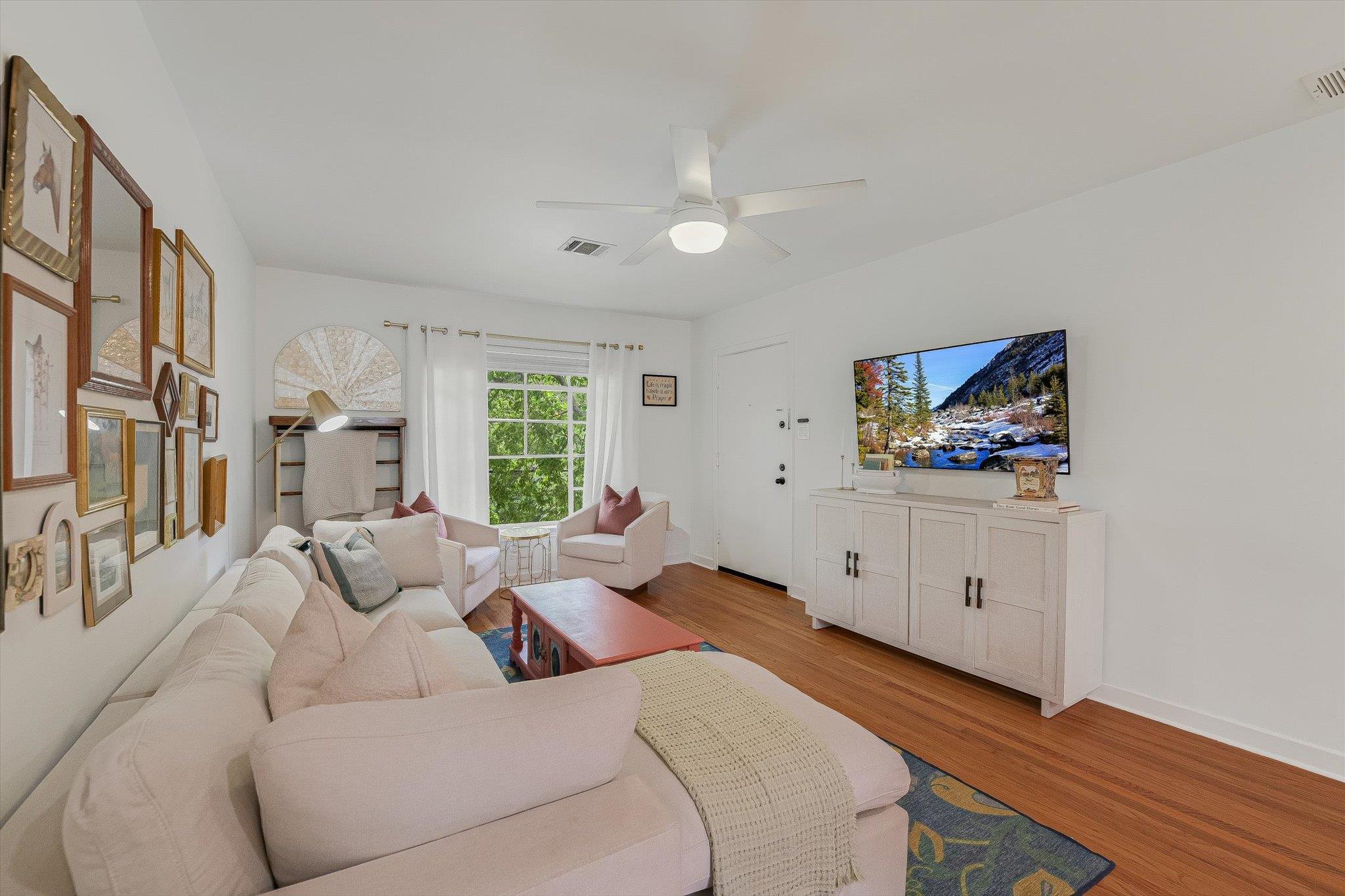 3309 Grooms ST #208 — photo 4