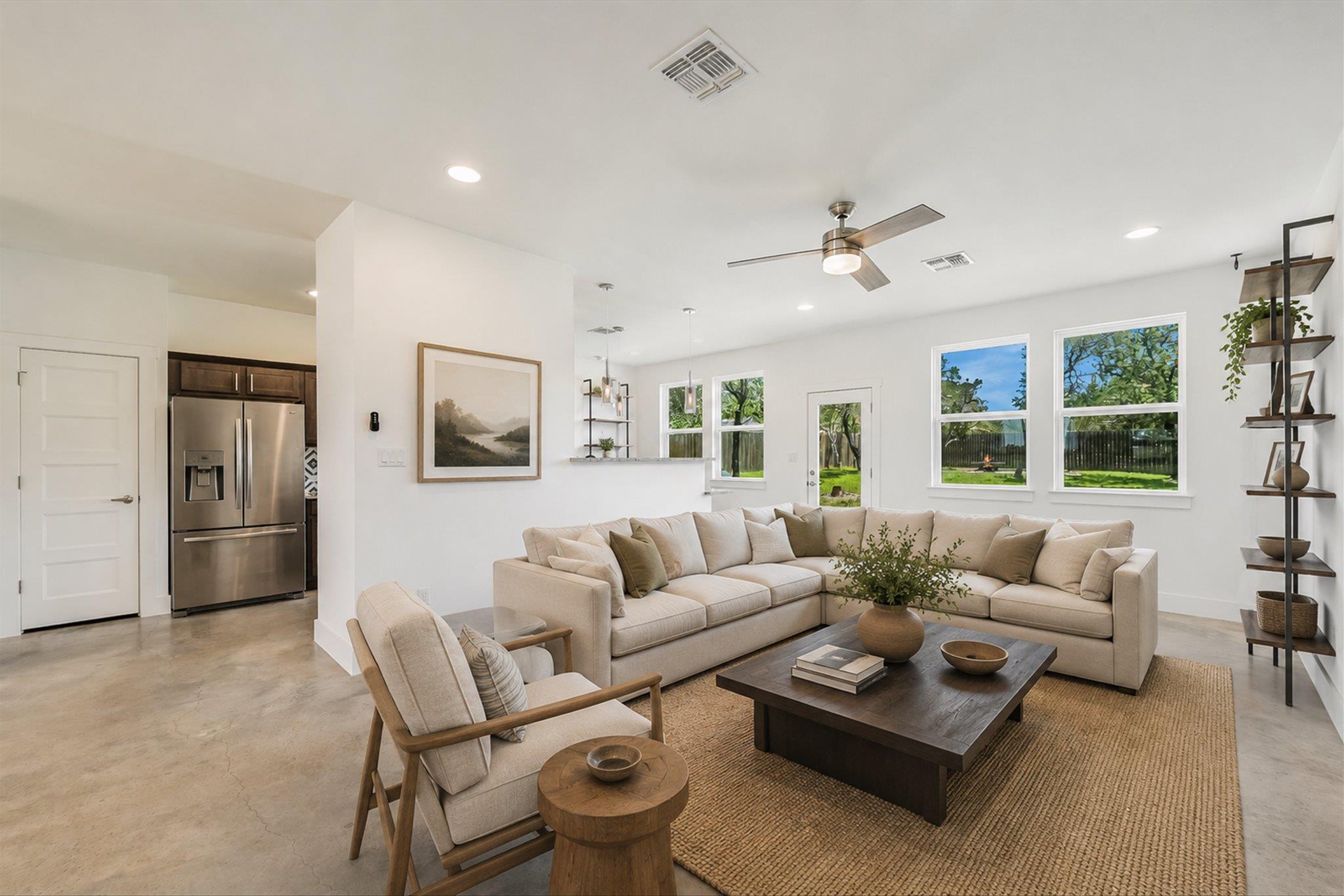 10201 Thomas LN — photo 3