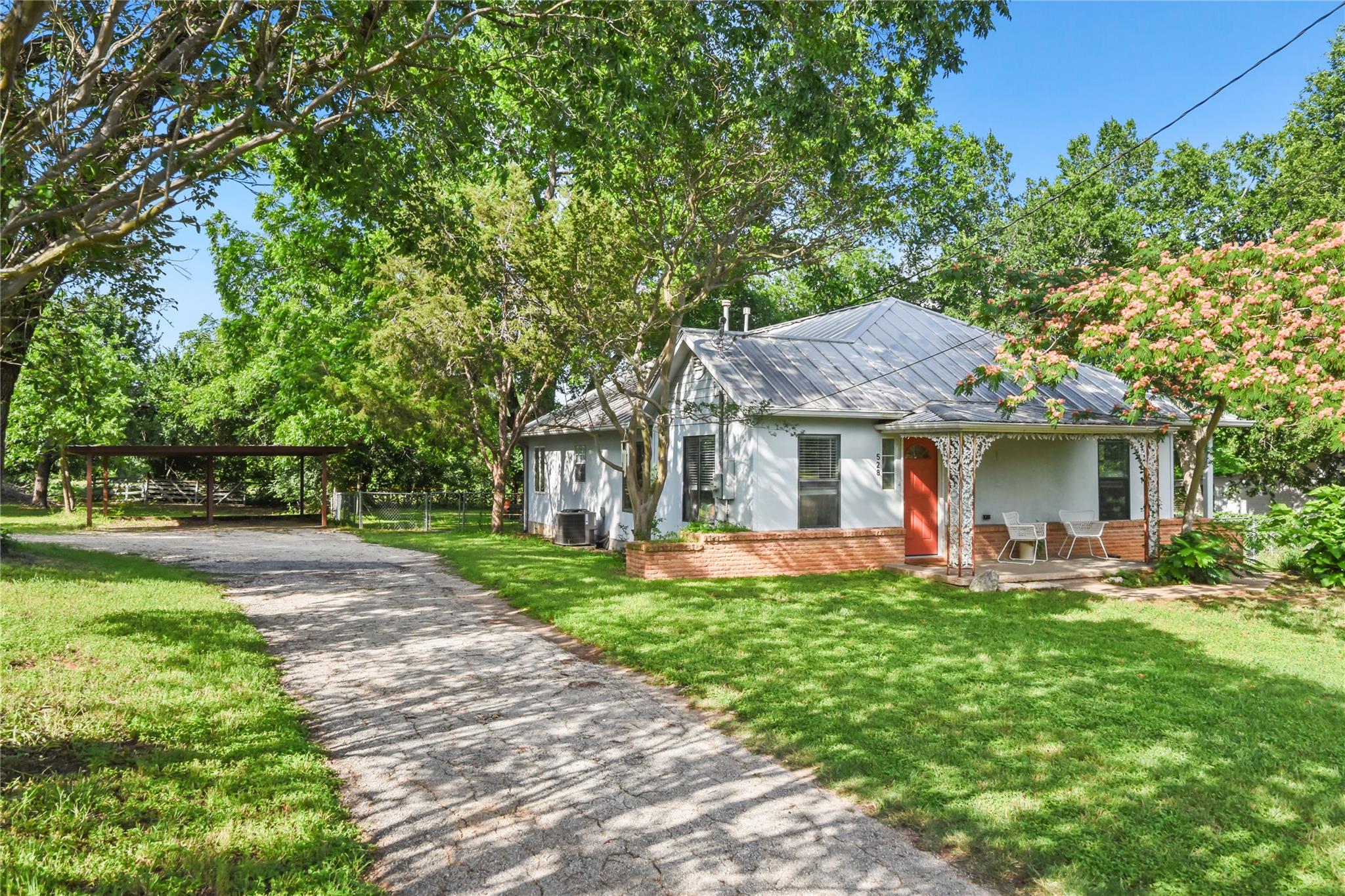 528 Old Mcdade RD — photo 3