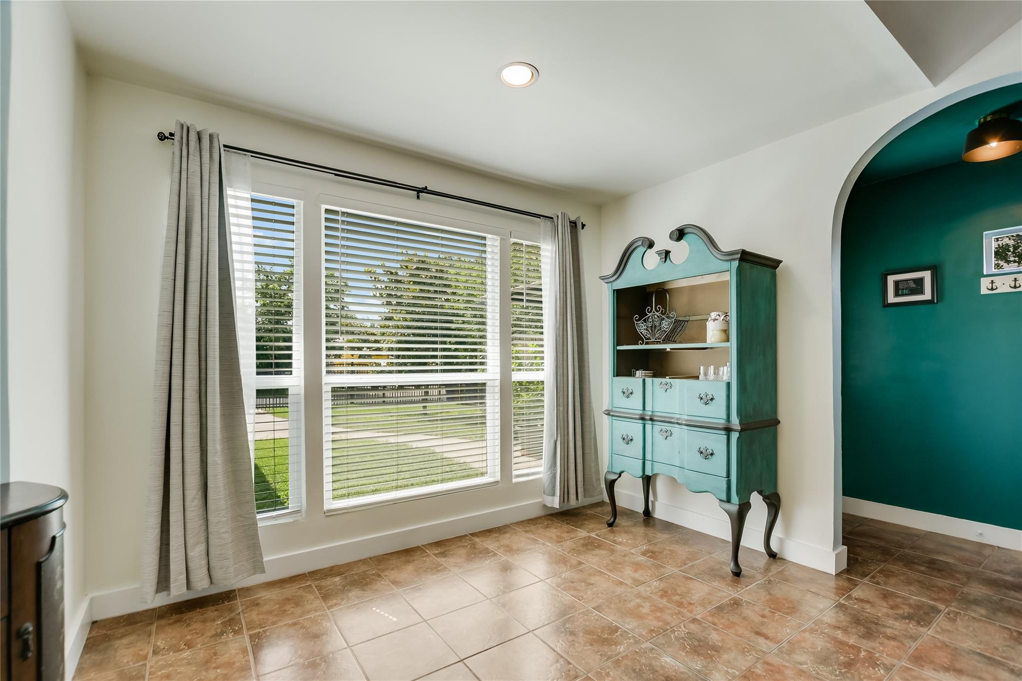 4702 Crest Oak RD — photo 5