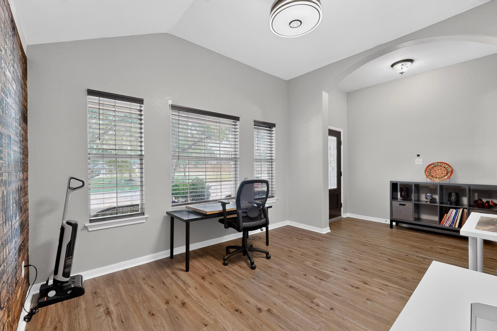 531 Goldenrod ST — photo 4