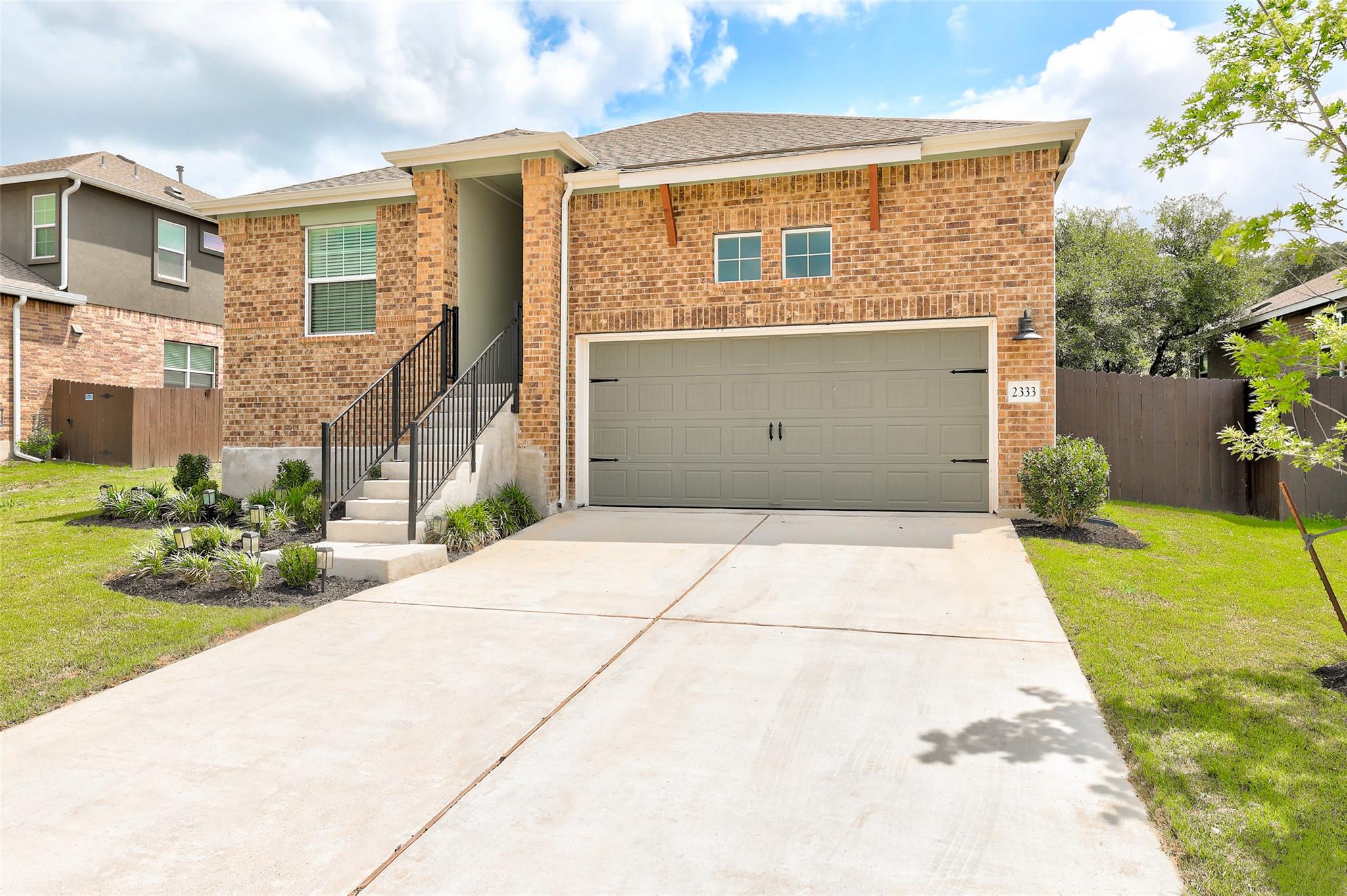 2333 Four Waters LOOP — photo 3