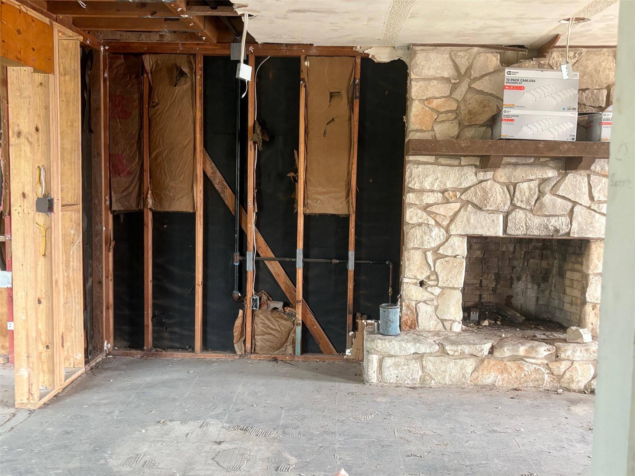 8702 Bridgeport DR — photo 3