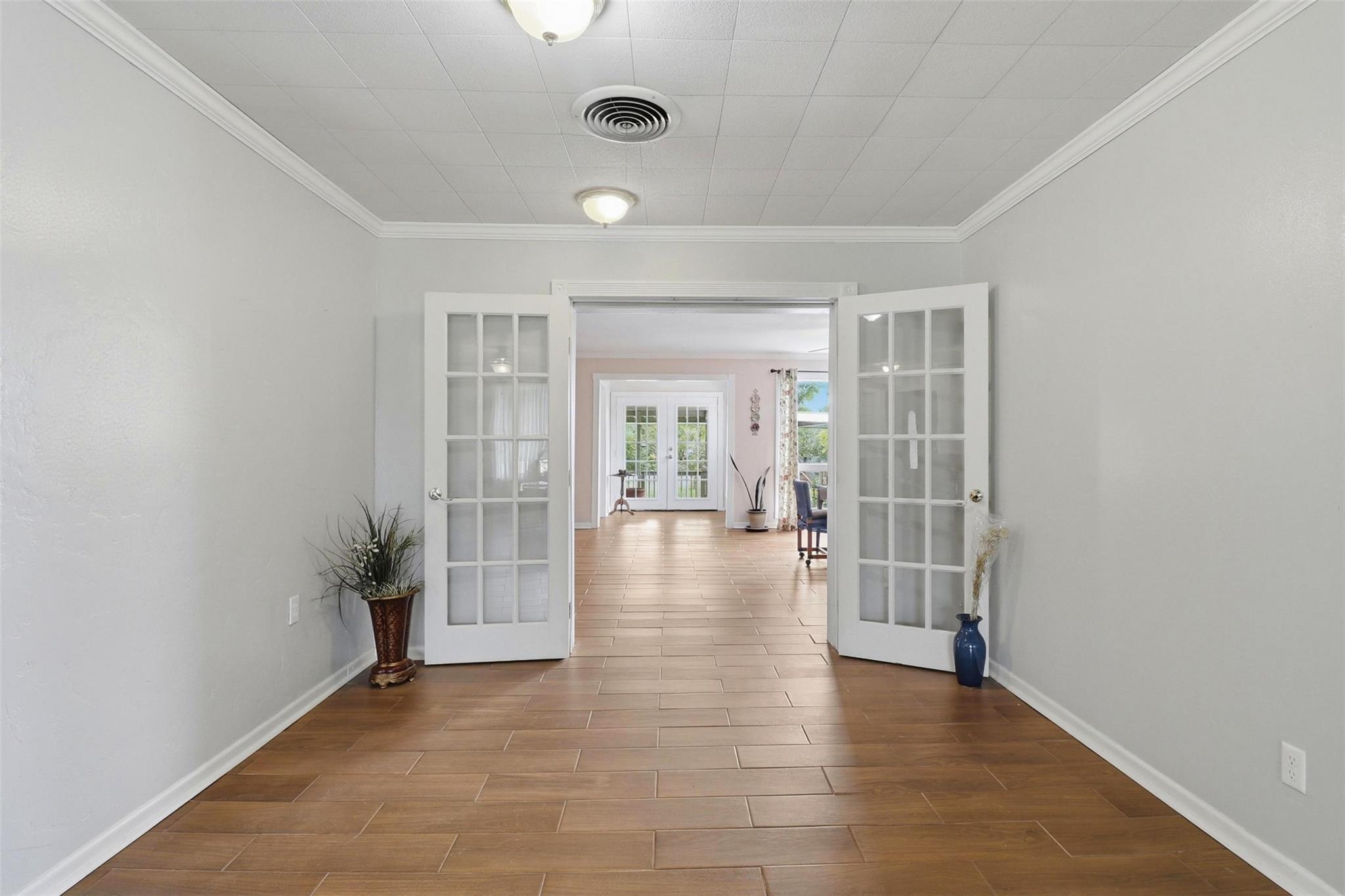 241 Hilltop DR — photo 5