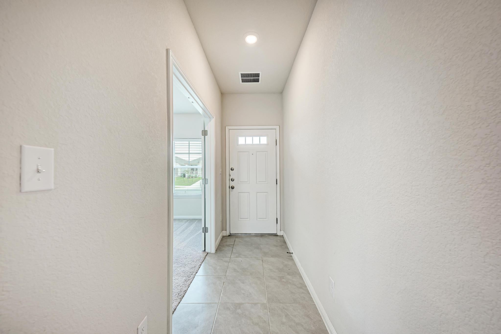 1019 Round Bale RD — photo 4