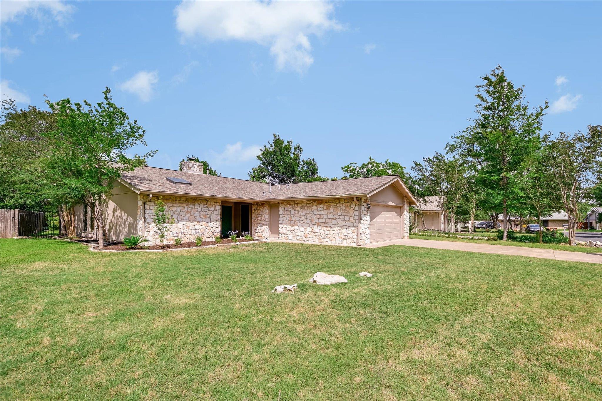 4806 Canyonbend CIR — photo 3