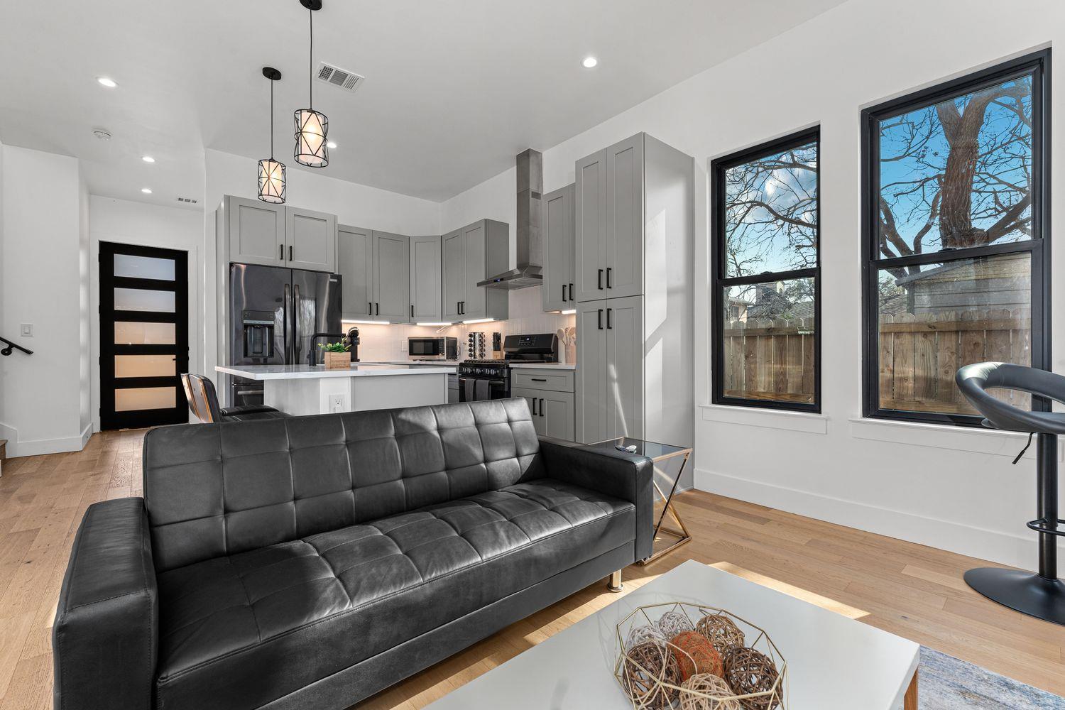 910 Tillery ST #B — photo 4
