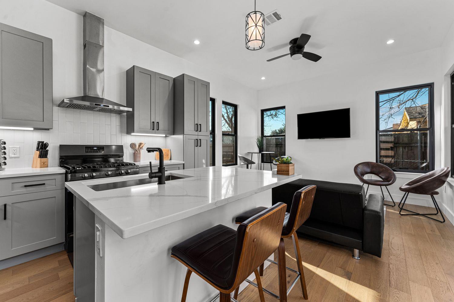 910 Tillery ST #B — photo 5