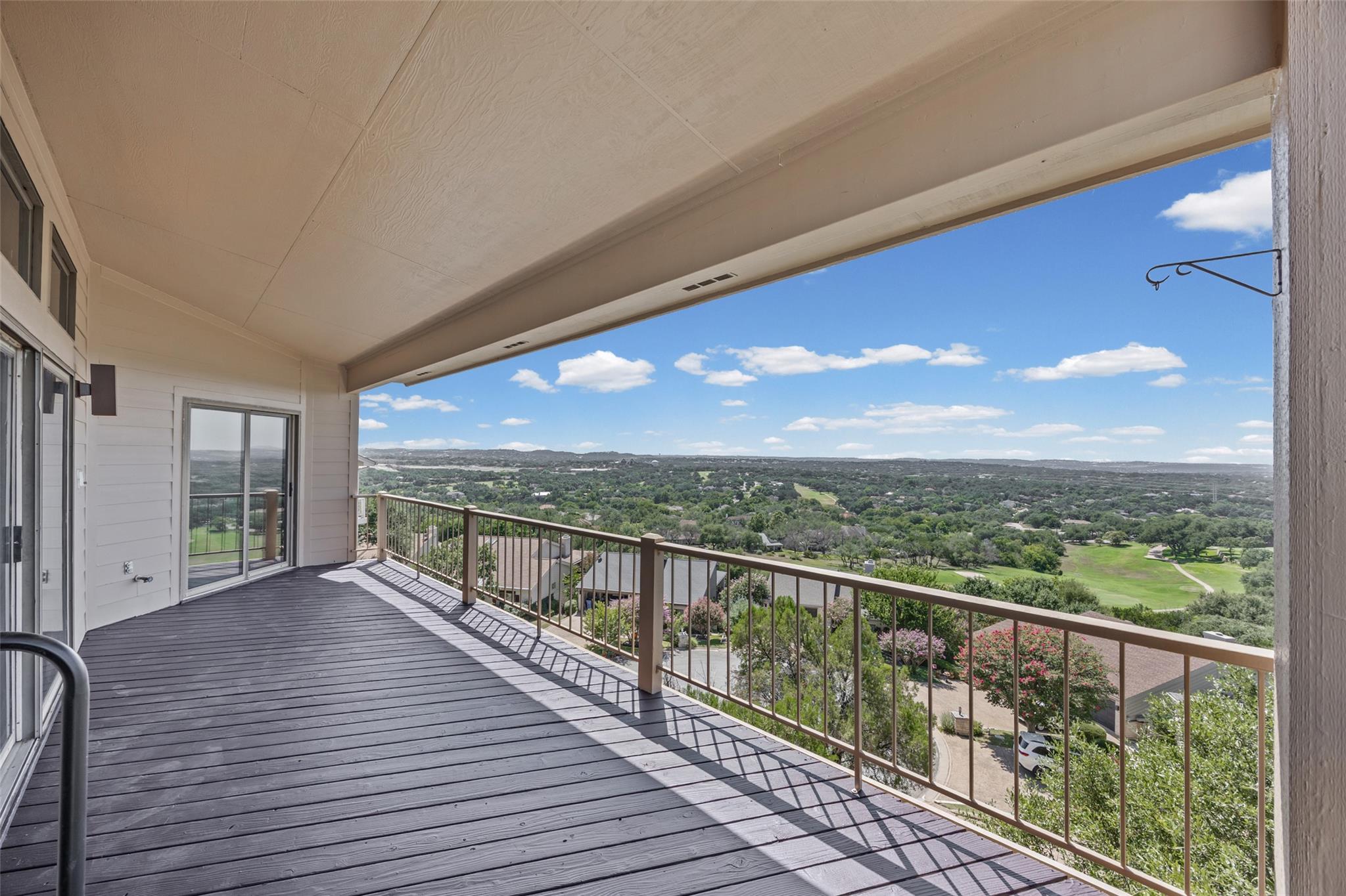 114 Paragon CT — photo 3