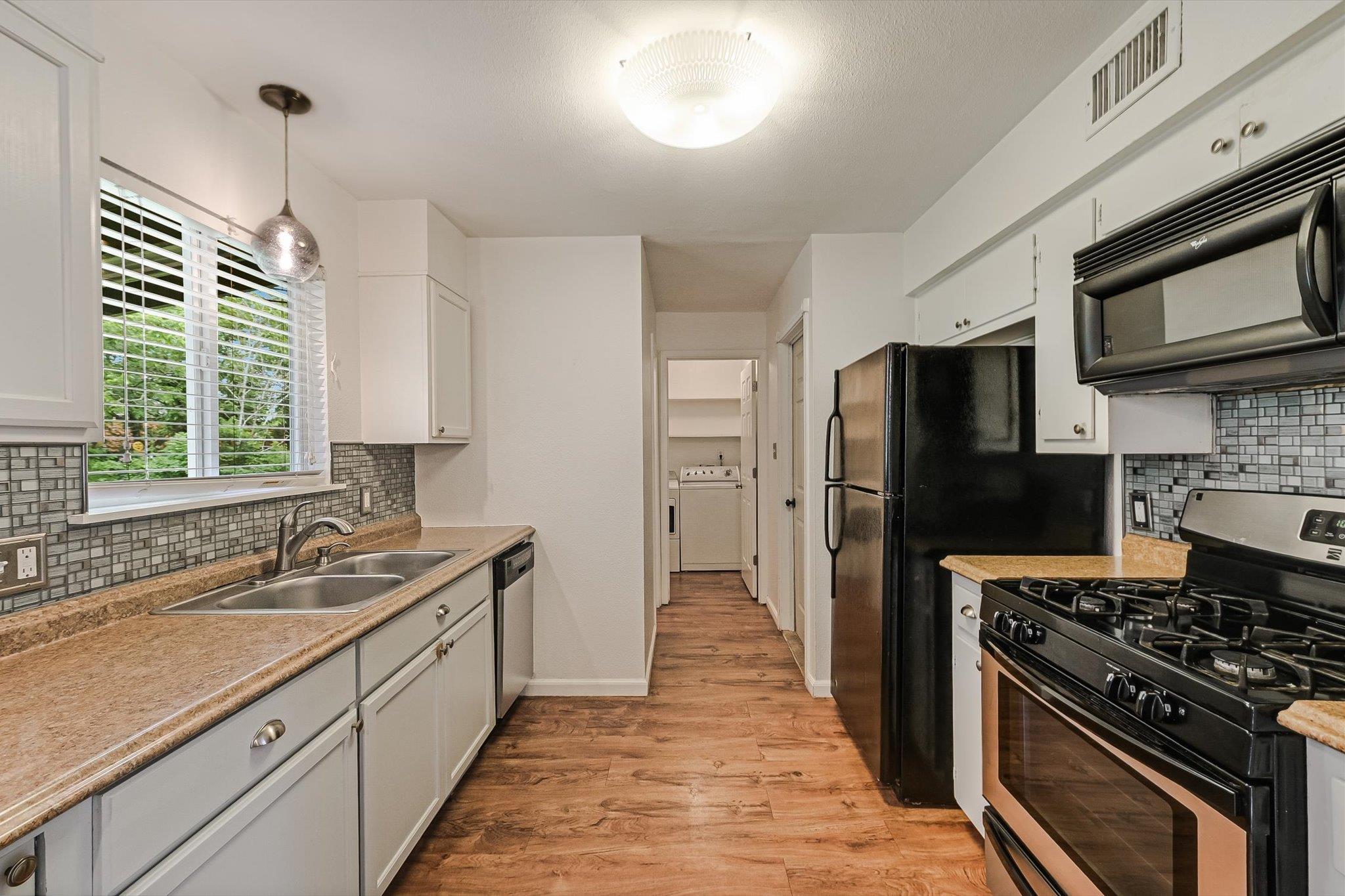 4904 Creekline DR — photo 4