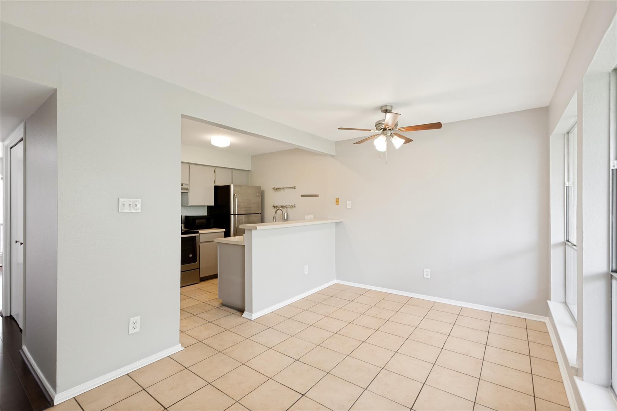 6910 Hart LN #414 — photo 3