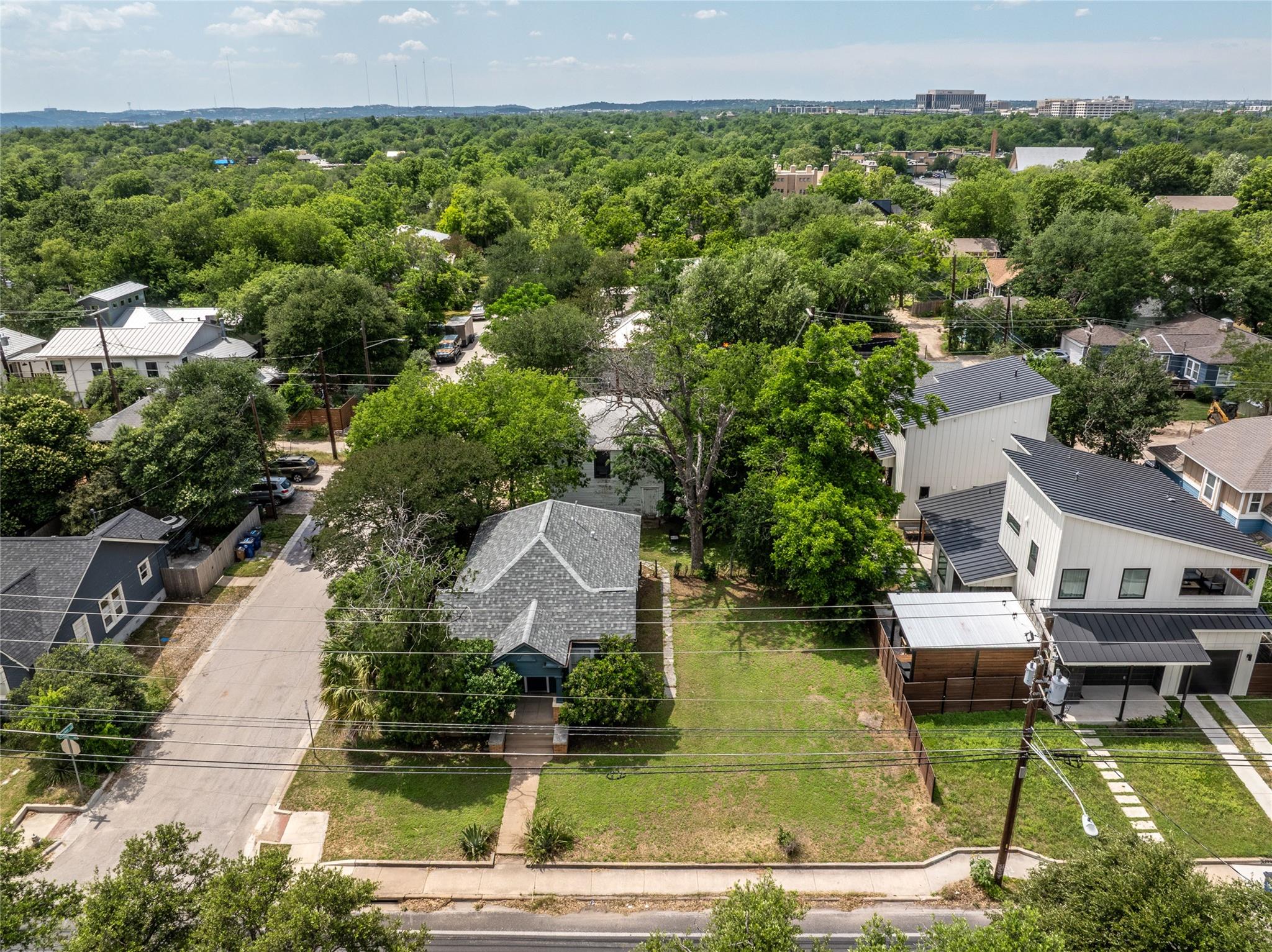 4414 Red River ST — photo 4