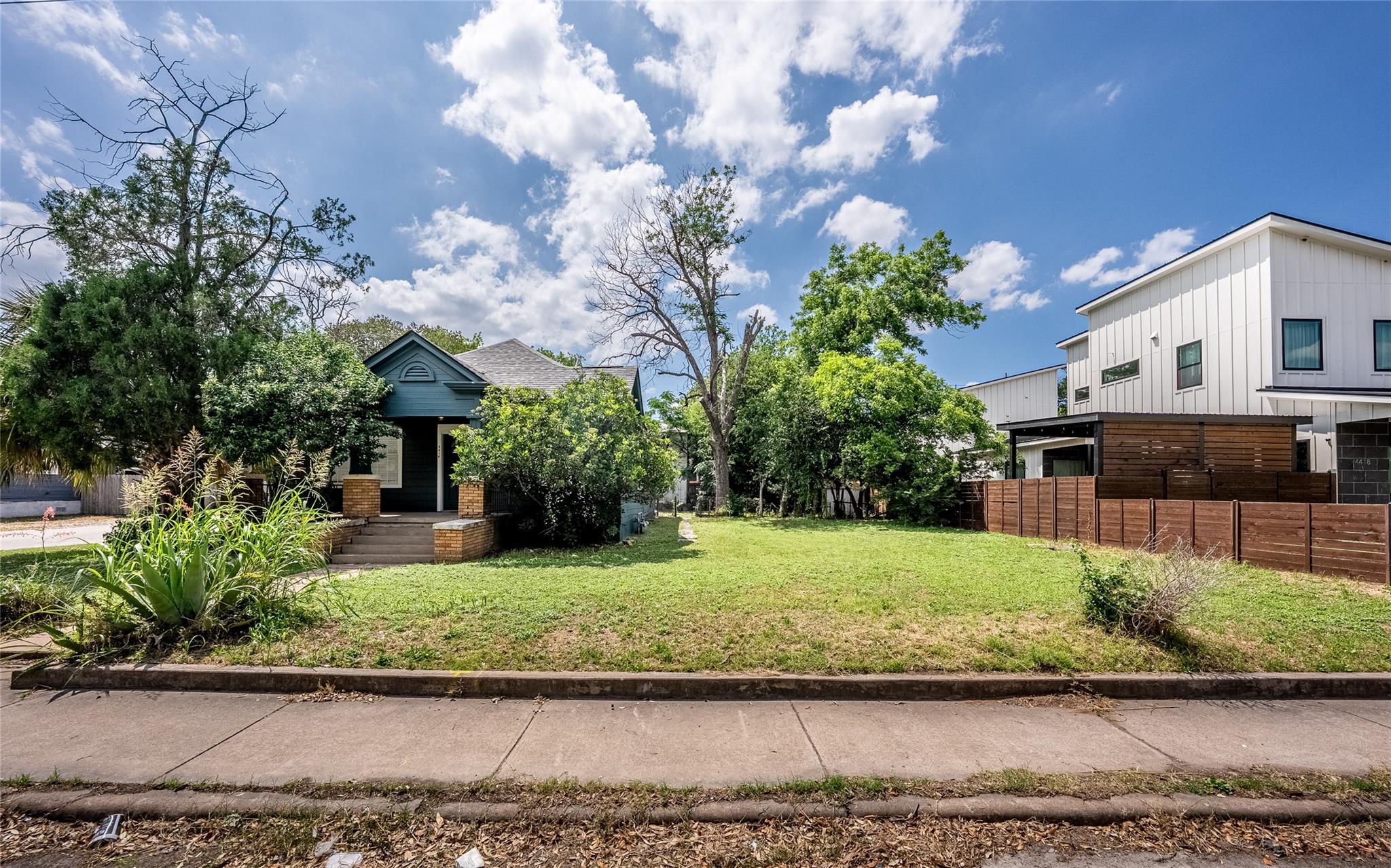 4414 Red River ST — photo 5