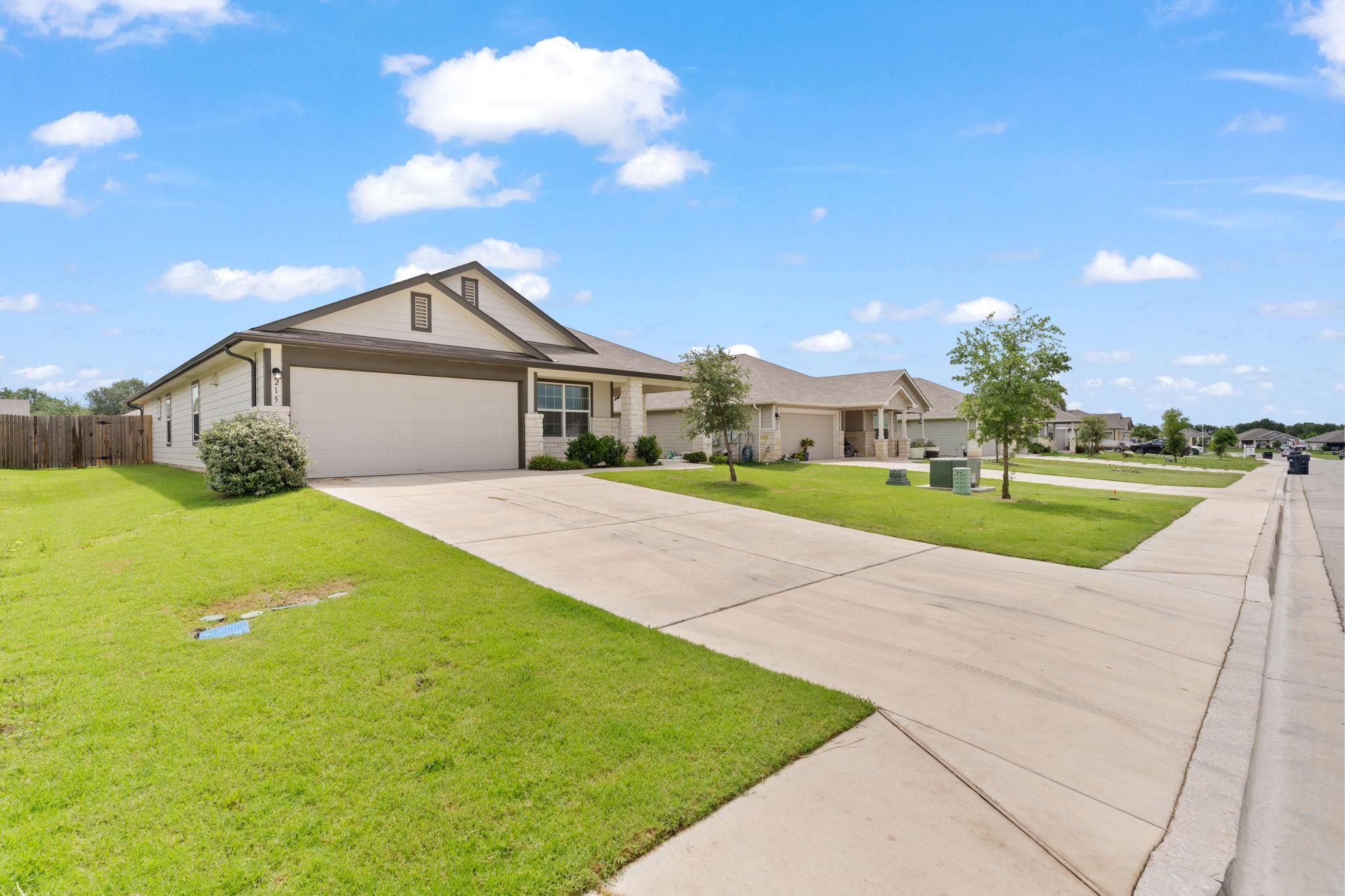 215 Bunting LN — photo 3