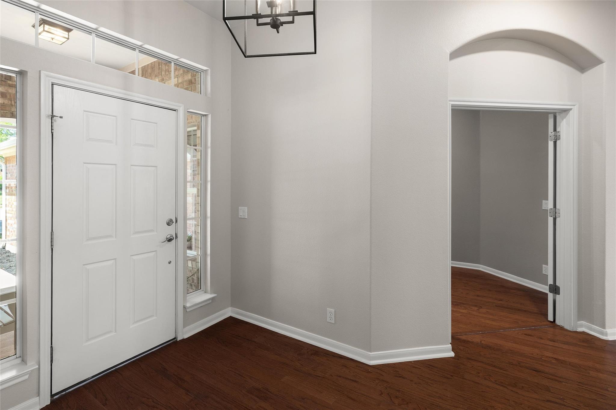 100 Stratton CT — photo 4