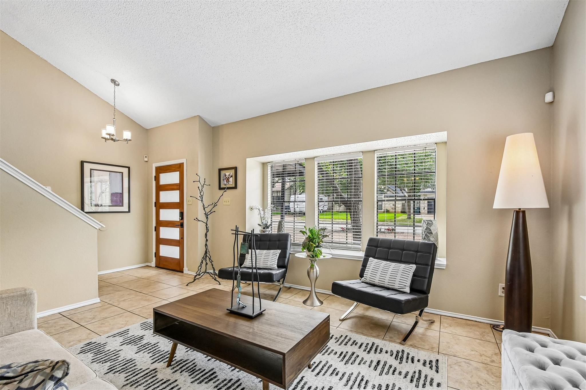 13109 Sinton LN — photo 4