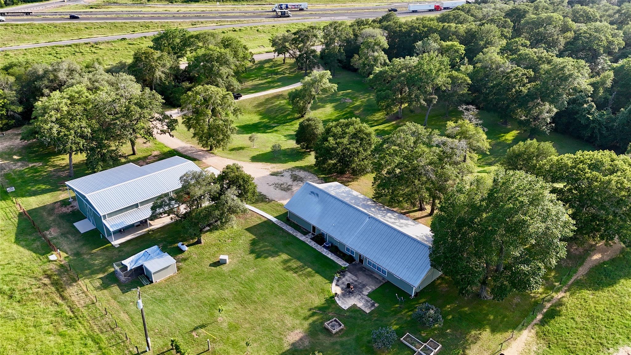 3545 I 10 Frontage RD