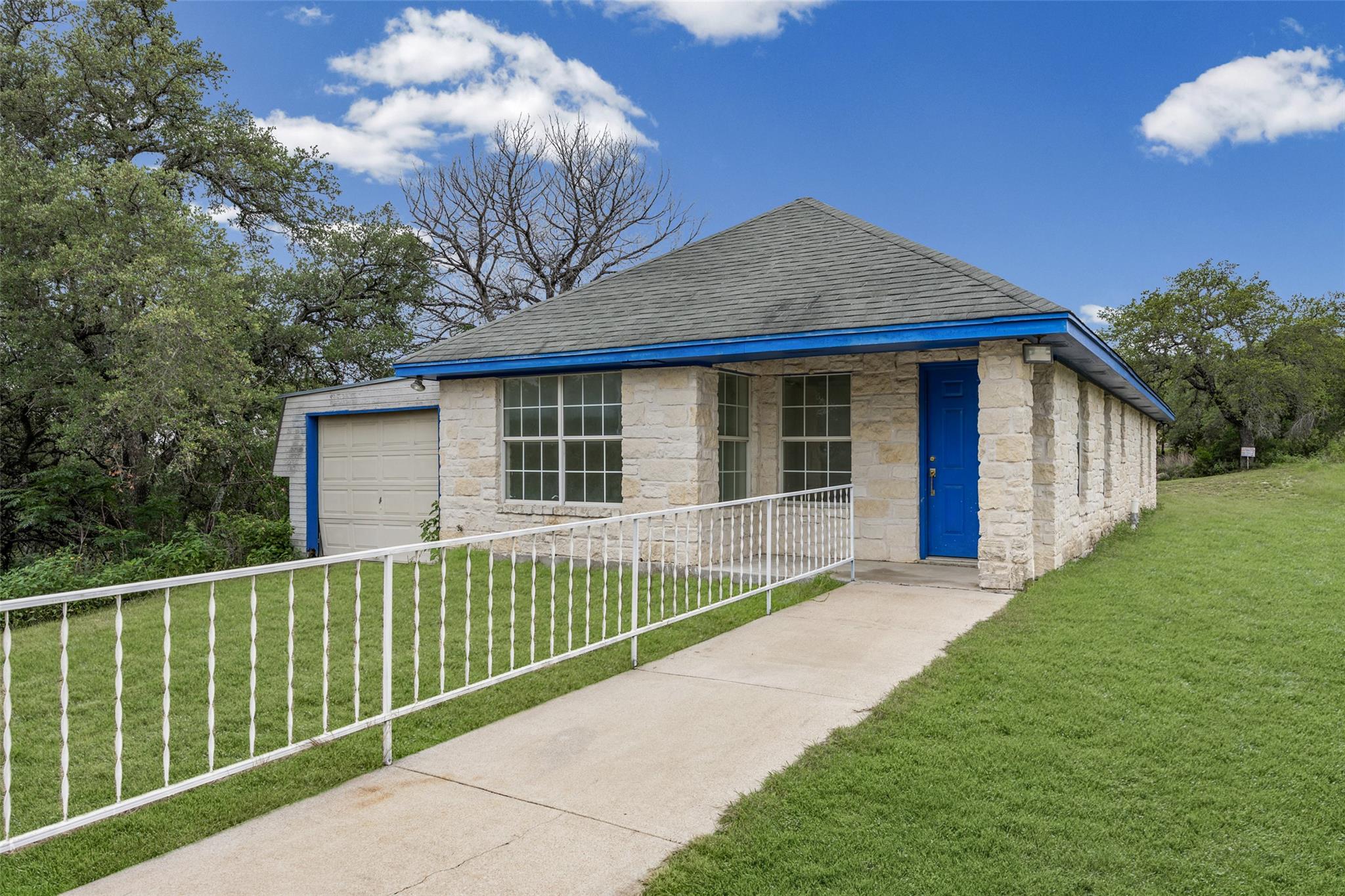 4205 Park DR — photo 3