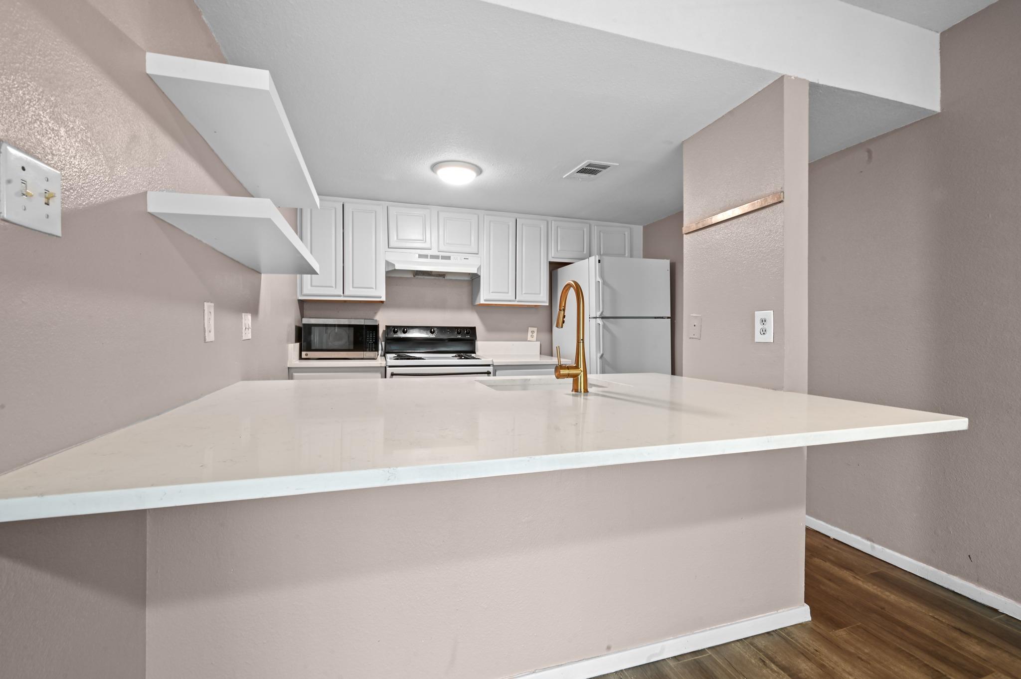 2124 Burton DR #204 — photo 3