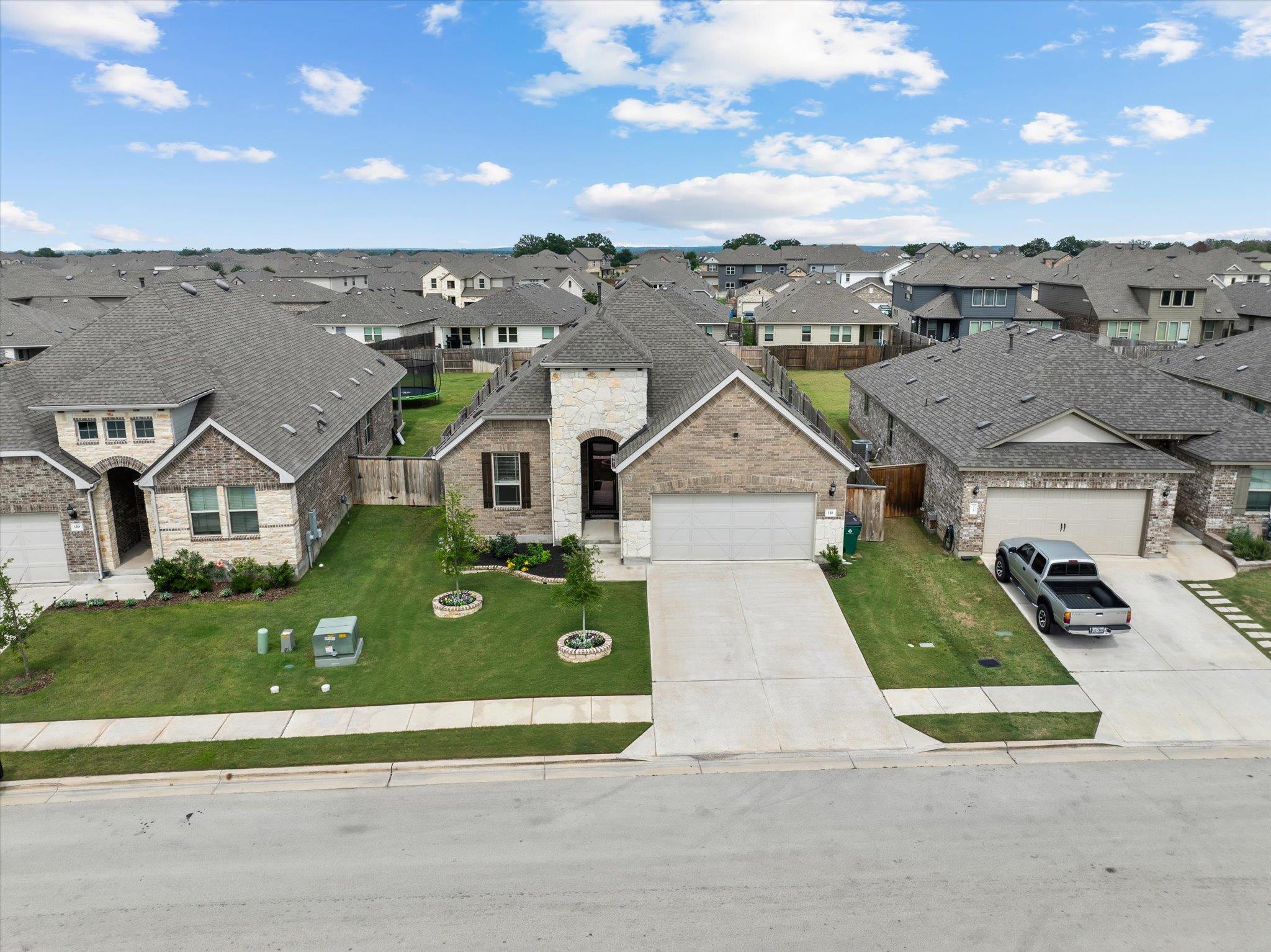 121 Shagbark TRL — photo 3