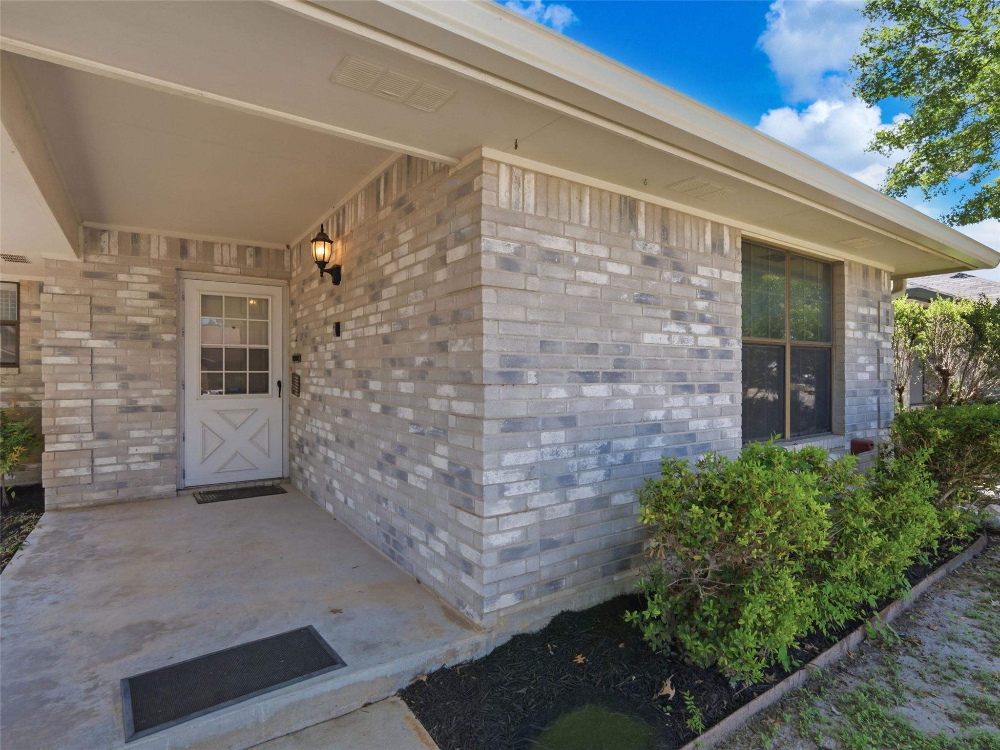 526 Riverside DR — photo 3