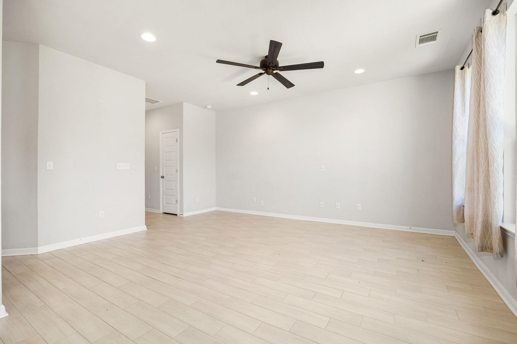 12512 Zenyatta DR — photo 4