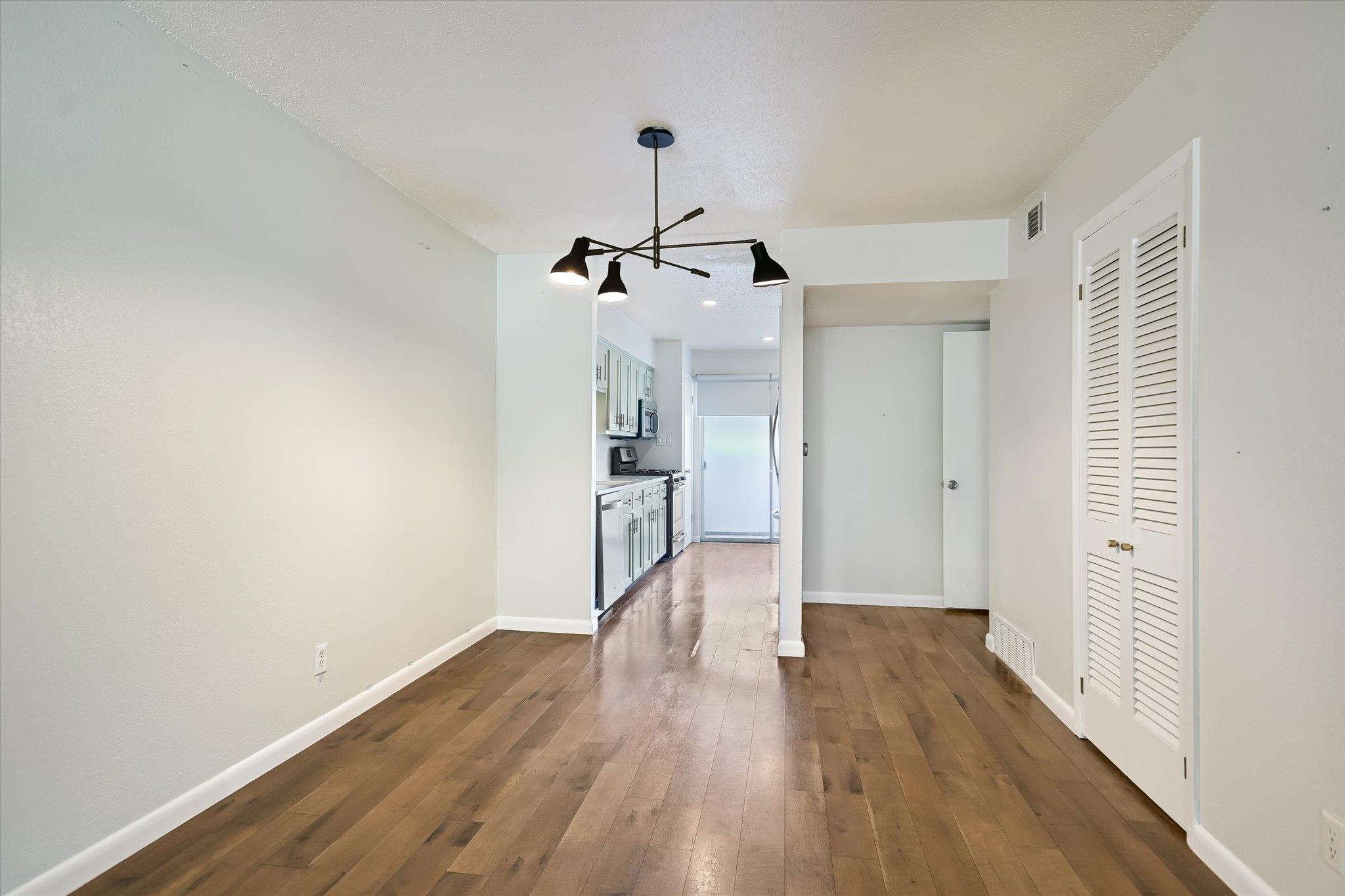 2425 Ashdale DR #32 — photo 3