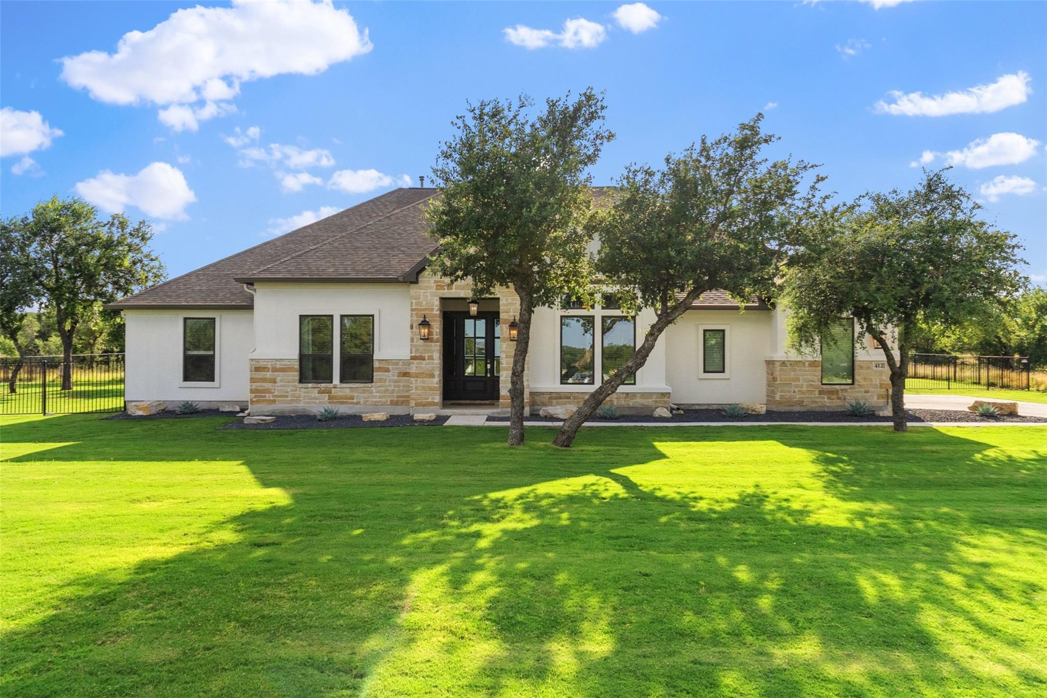 412 Oakpark DR — photo 3