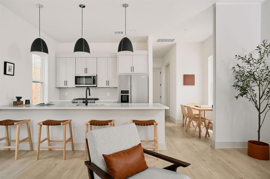2209 woodland Ave #401 — photo 3