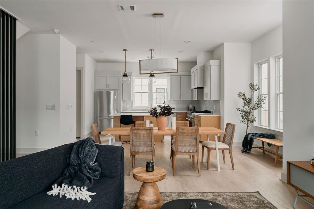 2209 Woodland Ave #1202 — photo 4