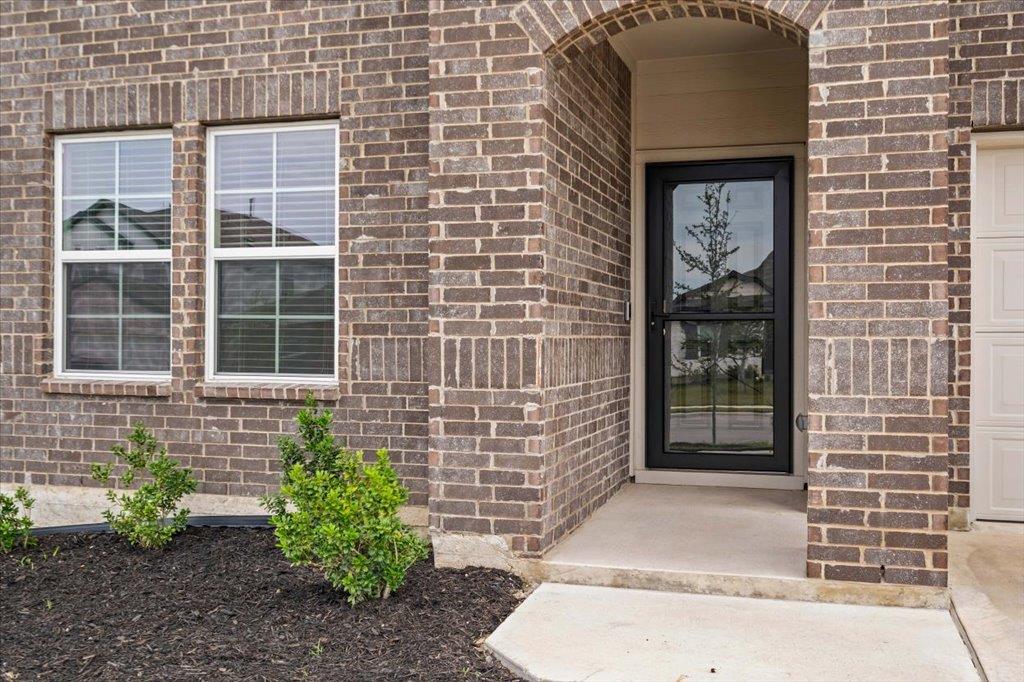 20221 Heinrich LN — photo 3
