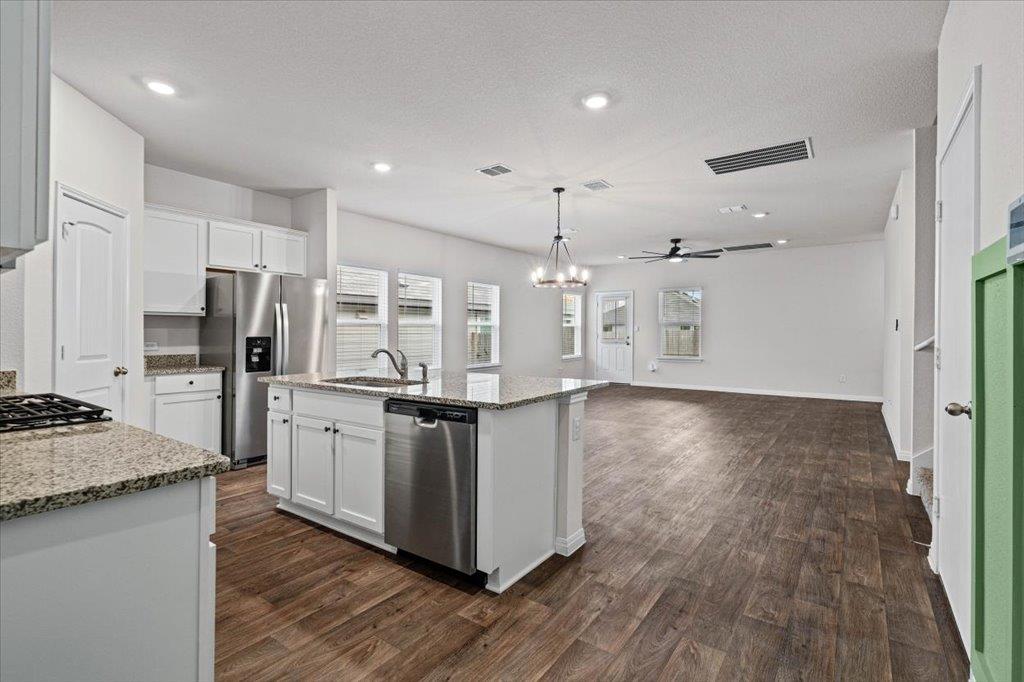 20221 Heinrich LN — photo 4