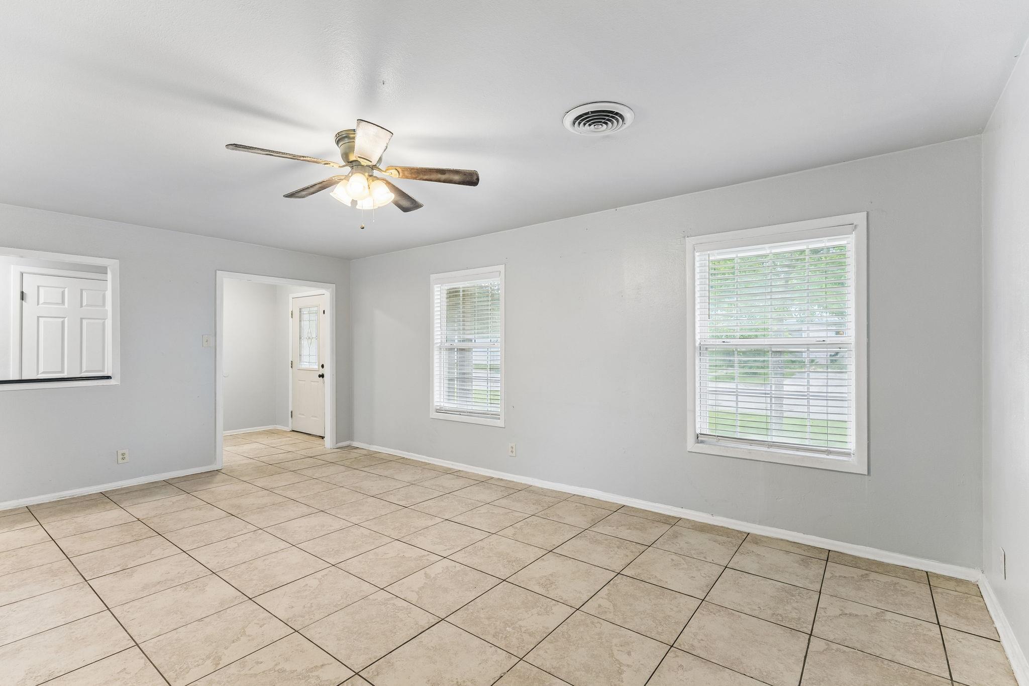 202 Tate ST — photo 3