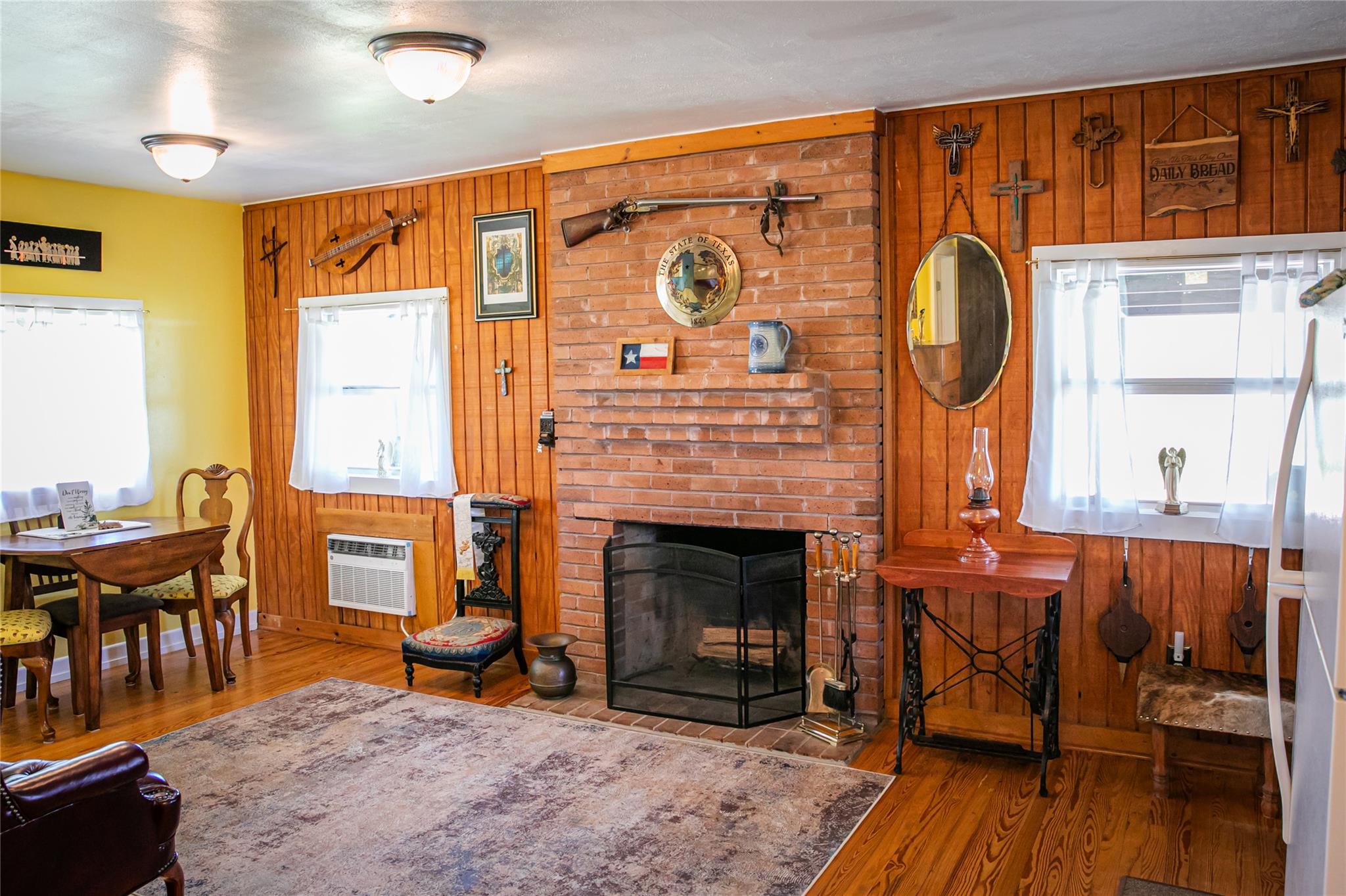 2603 McNelly LN — photo 4