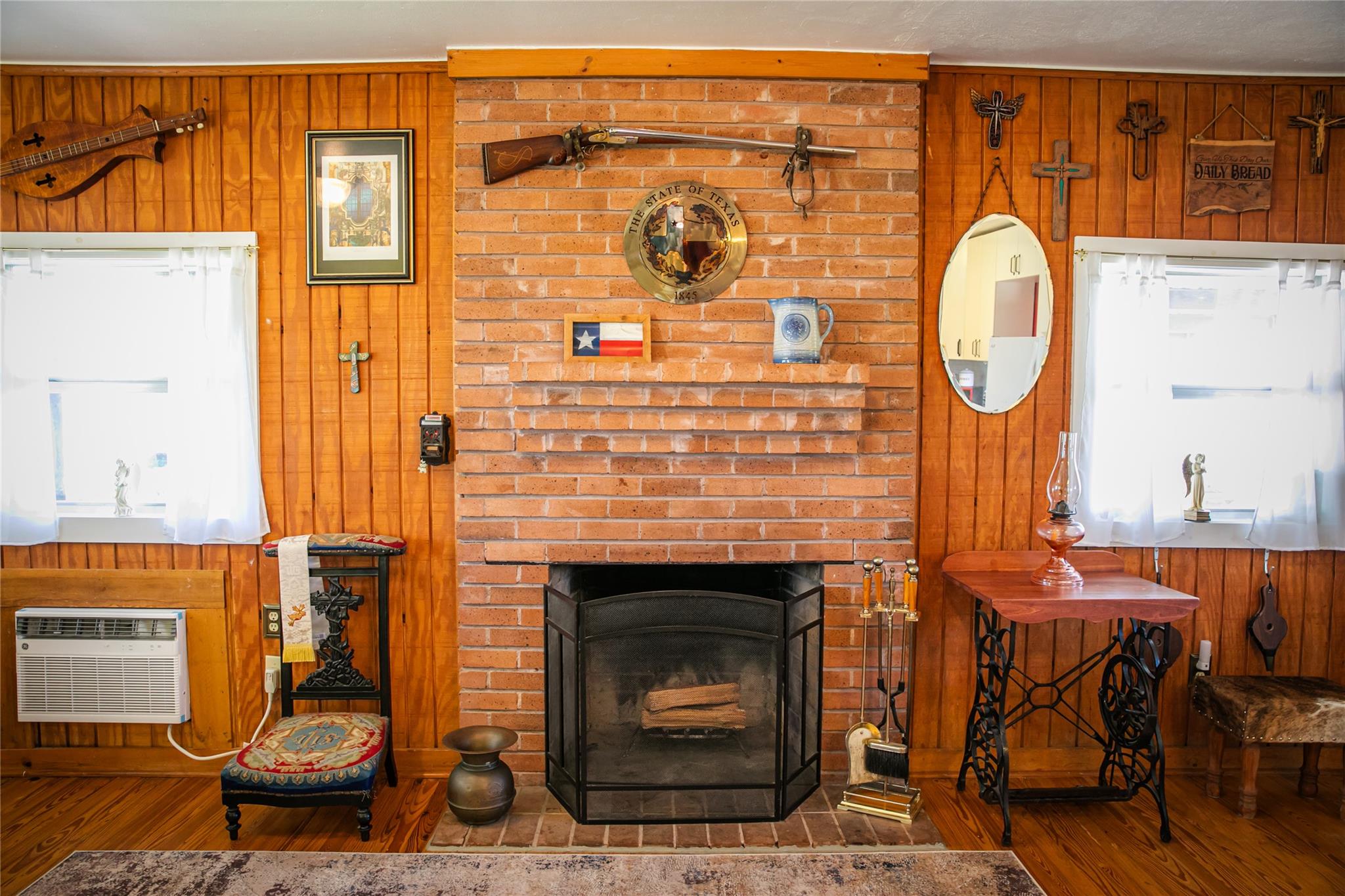 2603 McNelly LN — photo 5